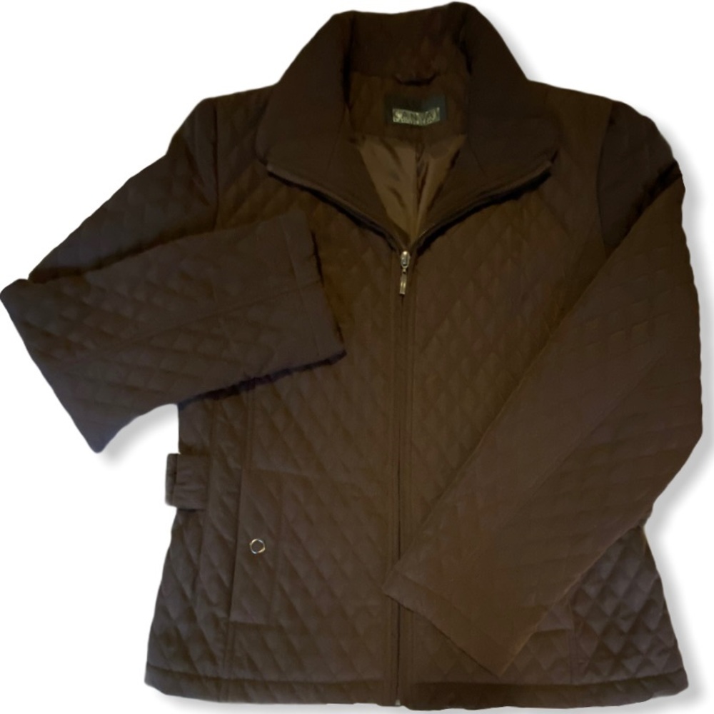 Woman’s Coat - Picture 9 of 14